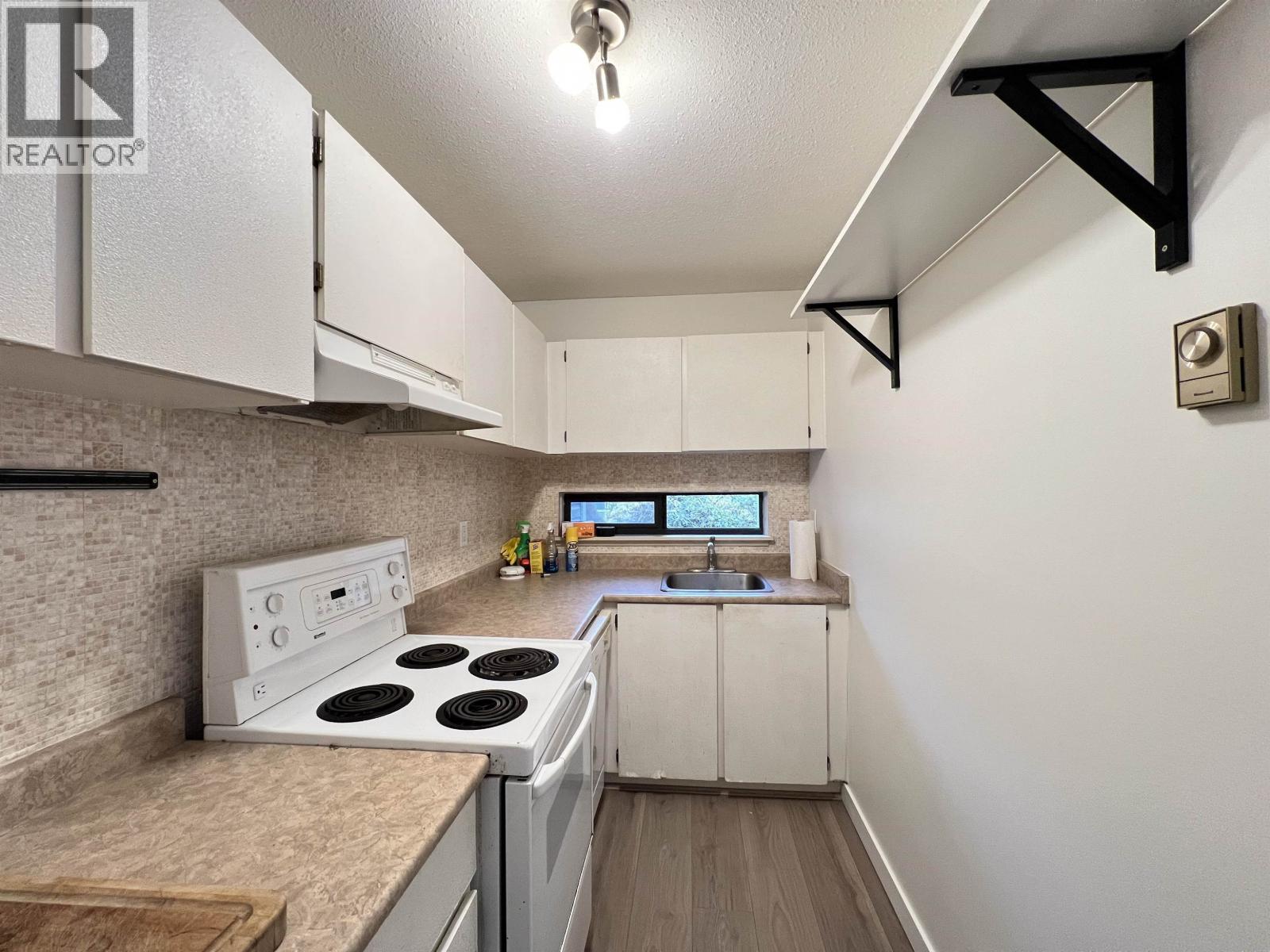 206 674 W 17TH AVENUE