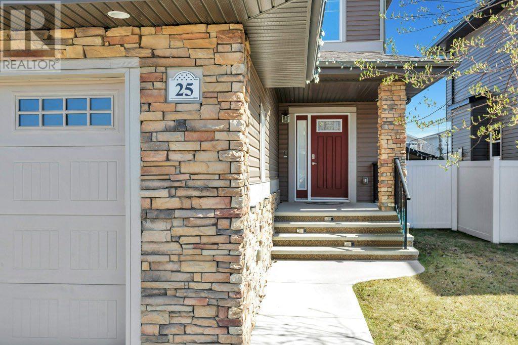 25 Lazaro Close