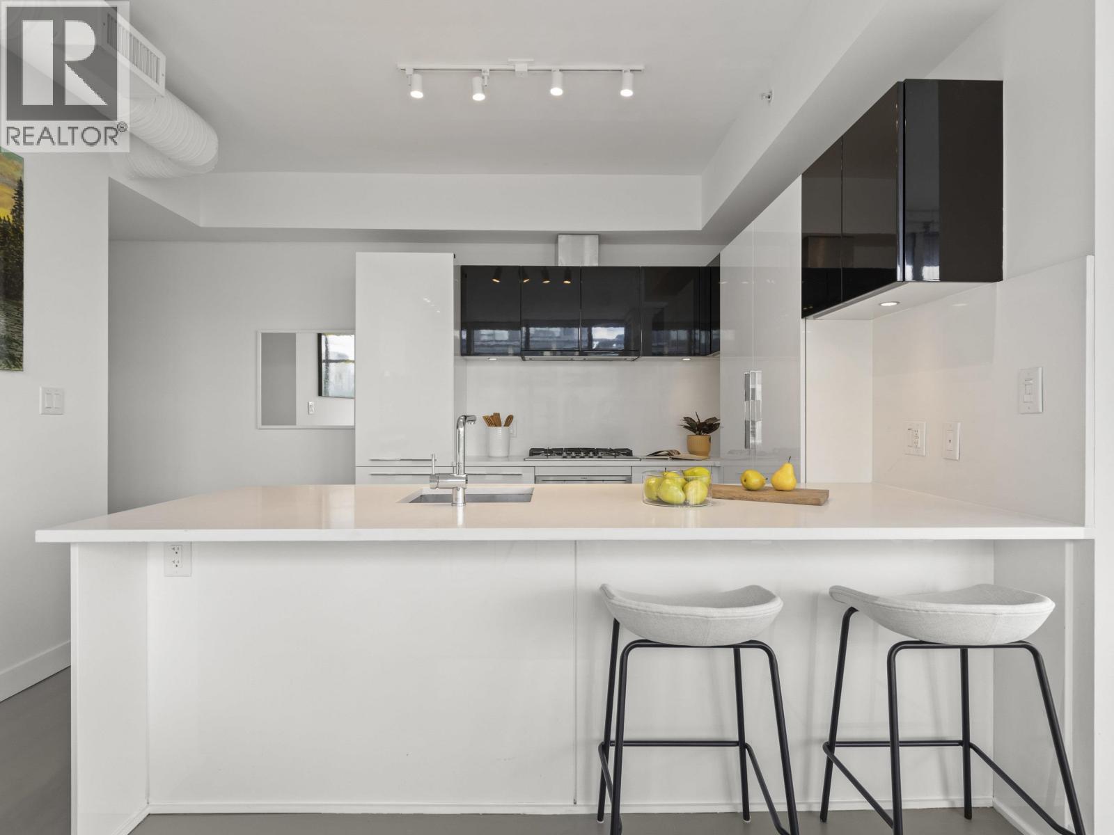1508 108 E 1ST AVENUE