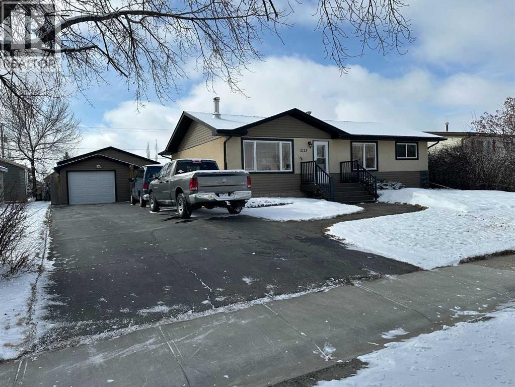 2123 16 Avenue