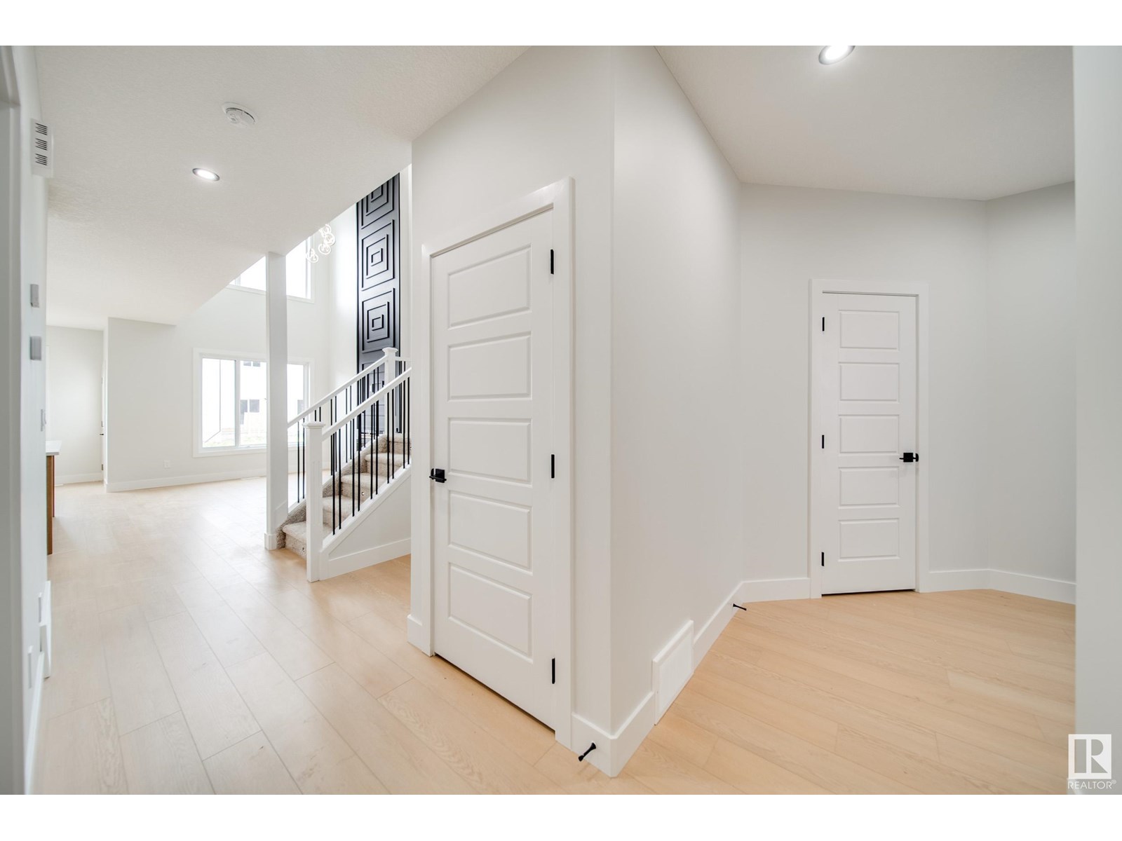 8743 183 AV NW