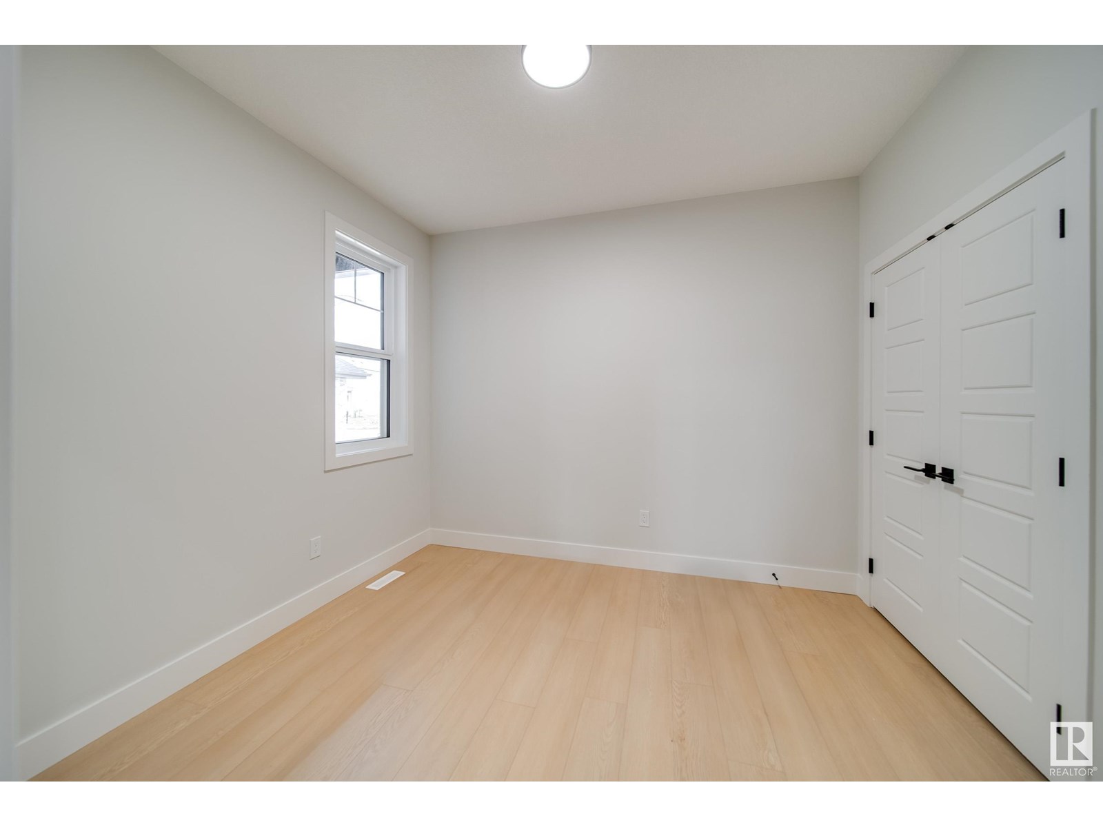 8743 183 AV NW