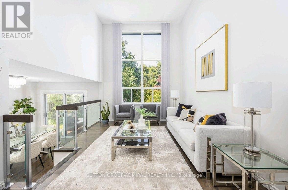 34 KITSILANO CRESCENT
