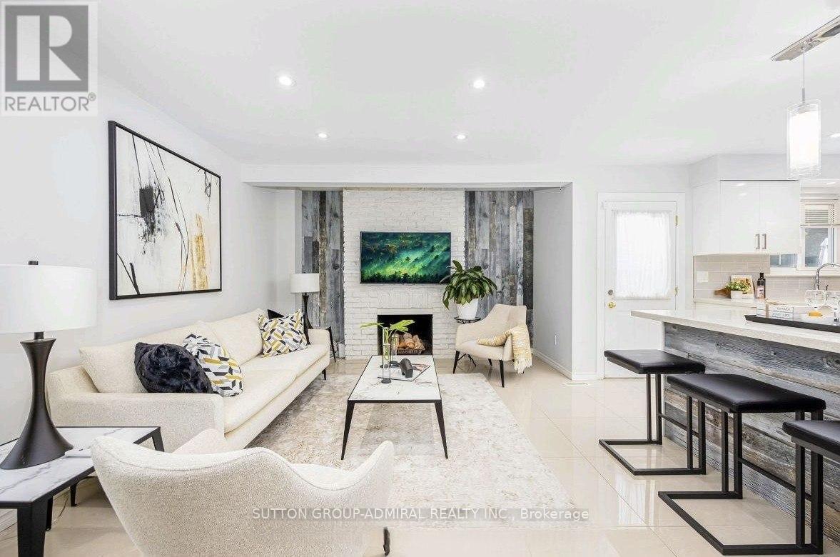 34 KITSILANO CRESCENT