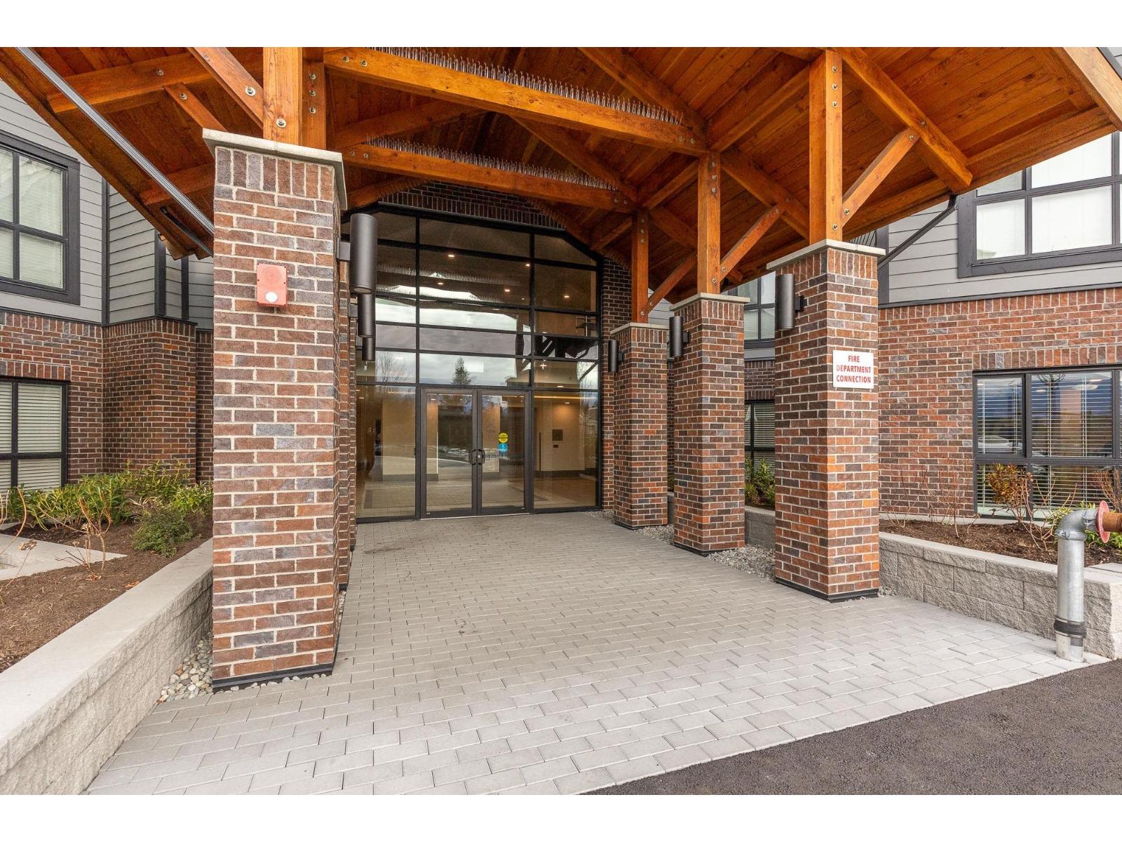 123 8497 YOUNG ROAD|Chilliwack Proper South