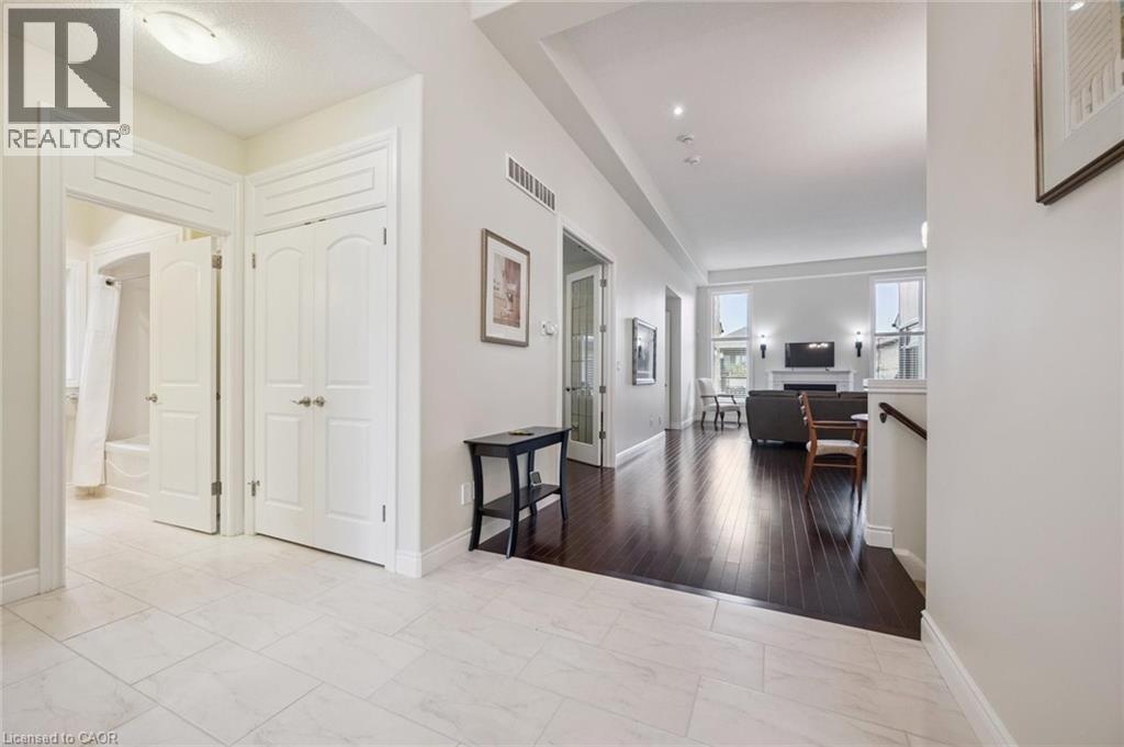 198 PICCADILLY Square