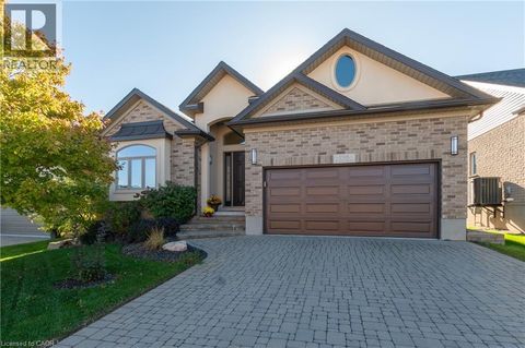 198 PICCADILLY Square New Hamburg ON N3A0C7