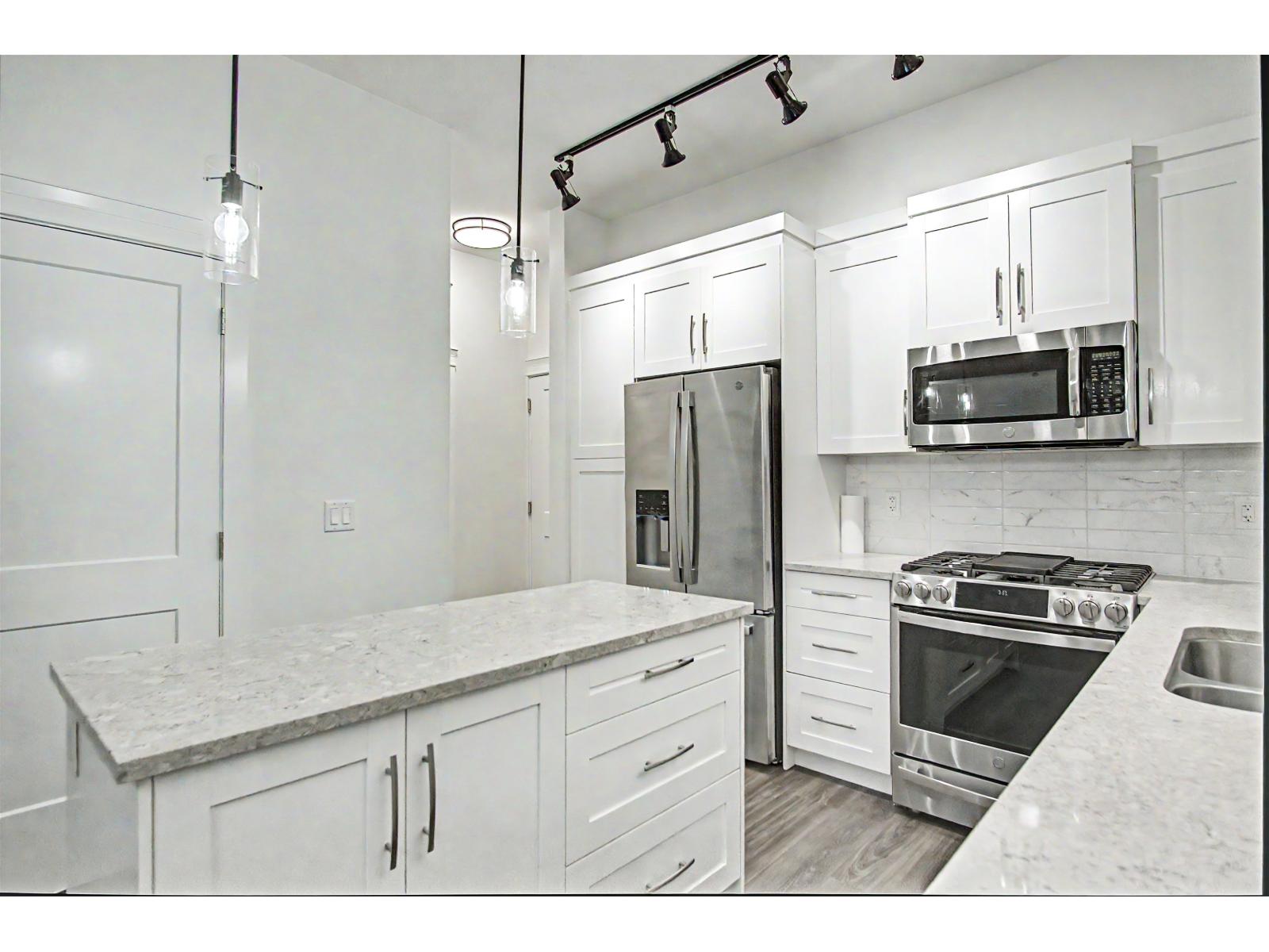 4 11077 RAVINE ROAD