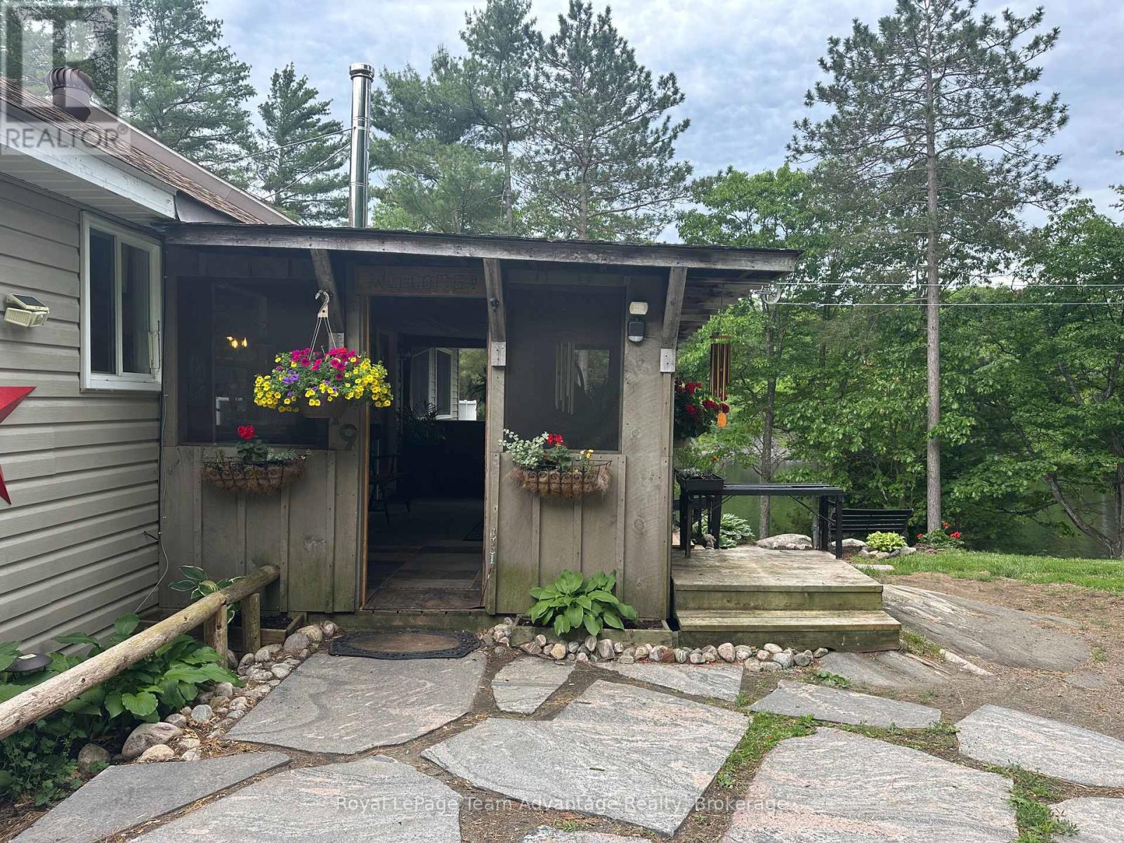19 ALLAN CRESCENT