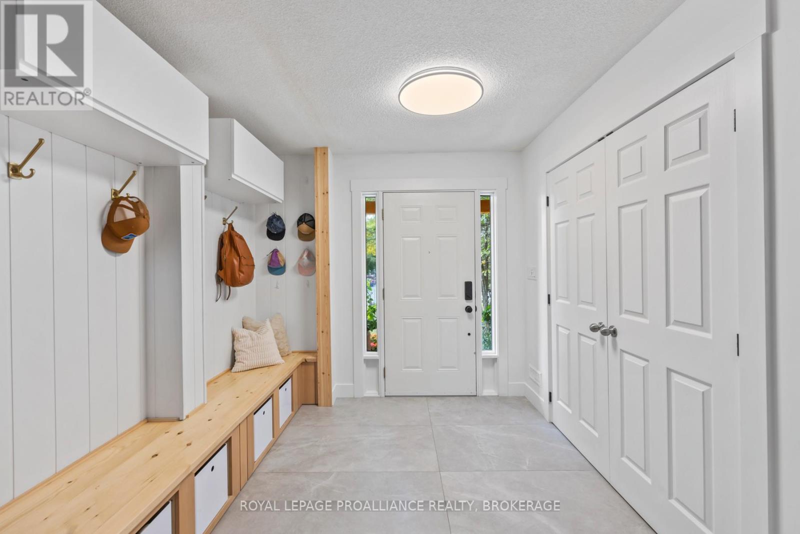 4890 NORTH SHORE CRESCENT