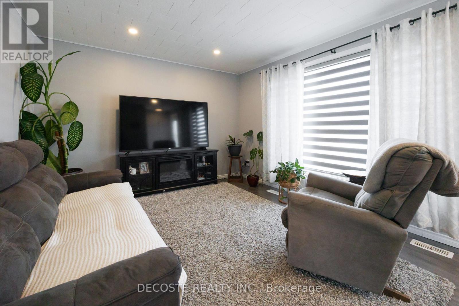 4213 LANCASTER STREET