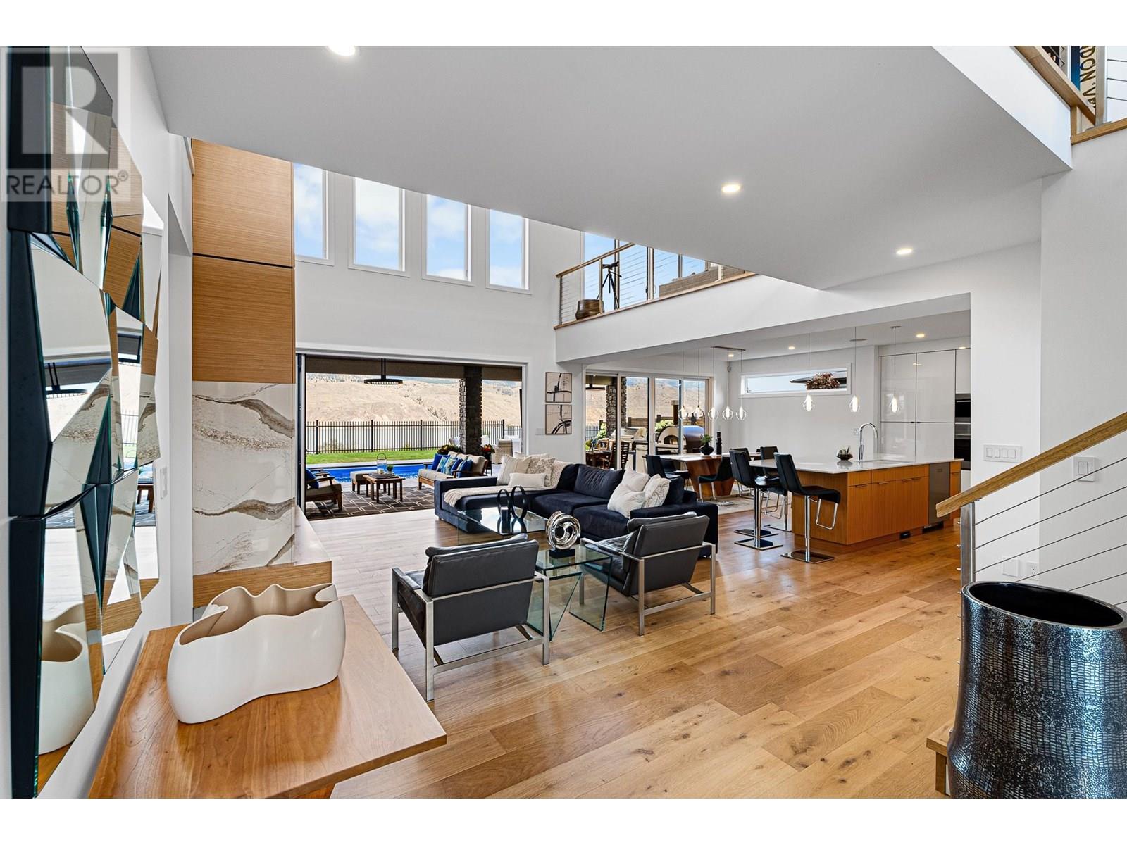 338 Rue Cheval Noir