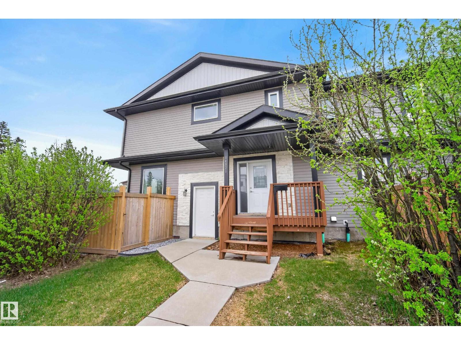 14921 90 AV NW
