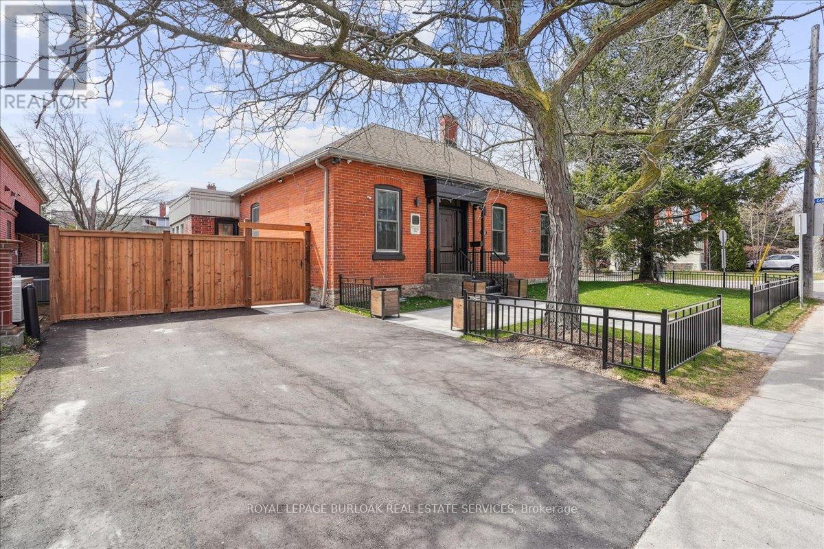 524 LOCUST STREET