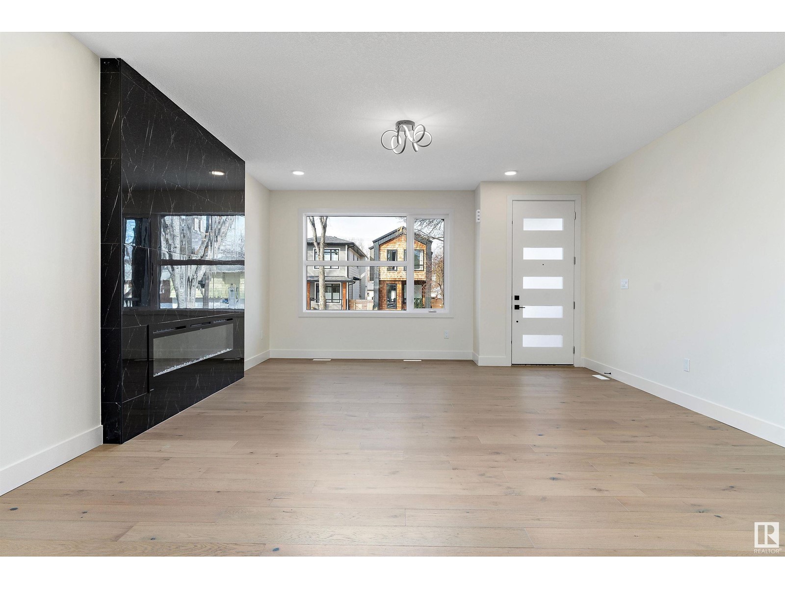 10965 129 ST NW