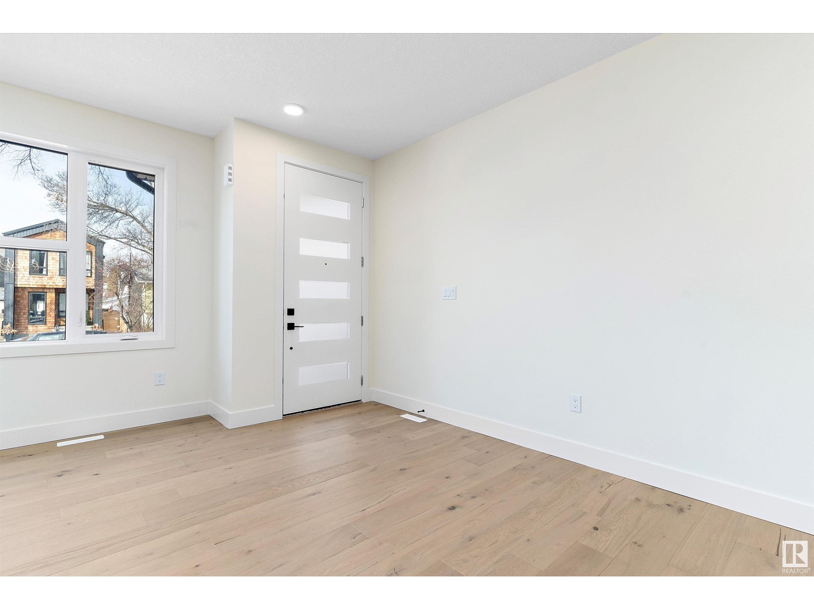 10965 129 ST NW