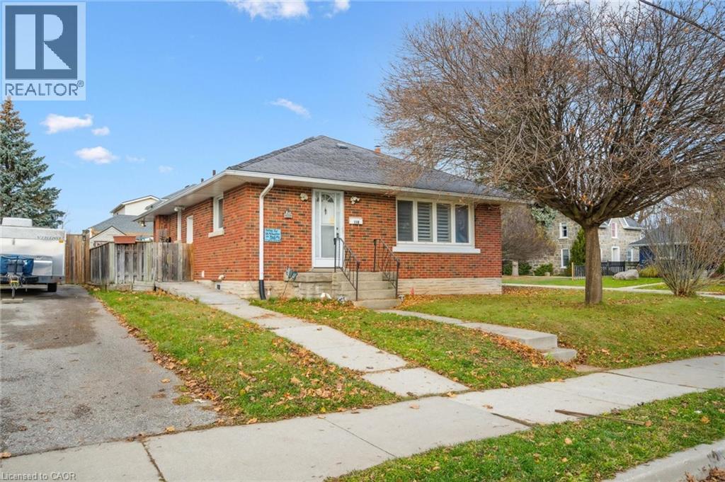 118 MCNAUGHTON Street