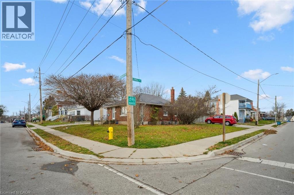 118 MCNAUGHTON Street