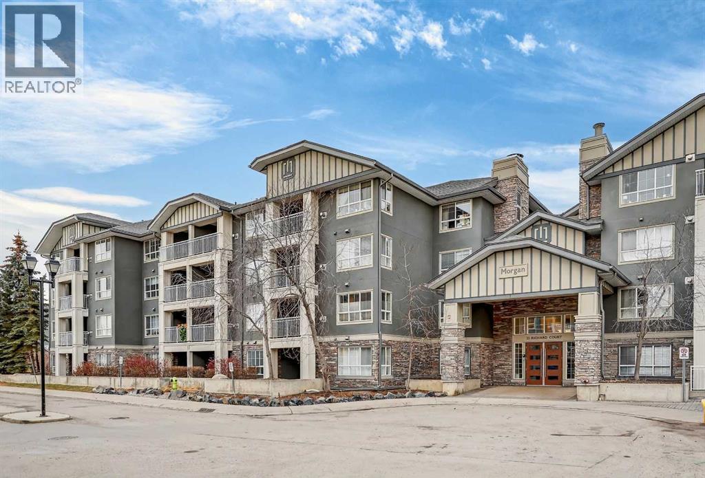 406, 35 Richard Court SW