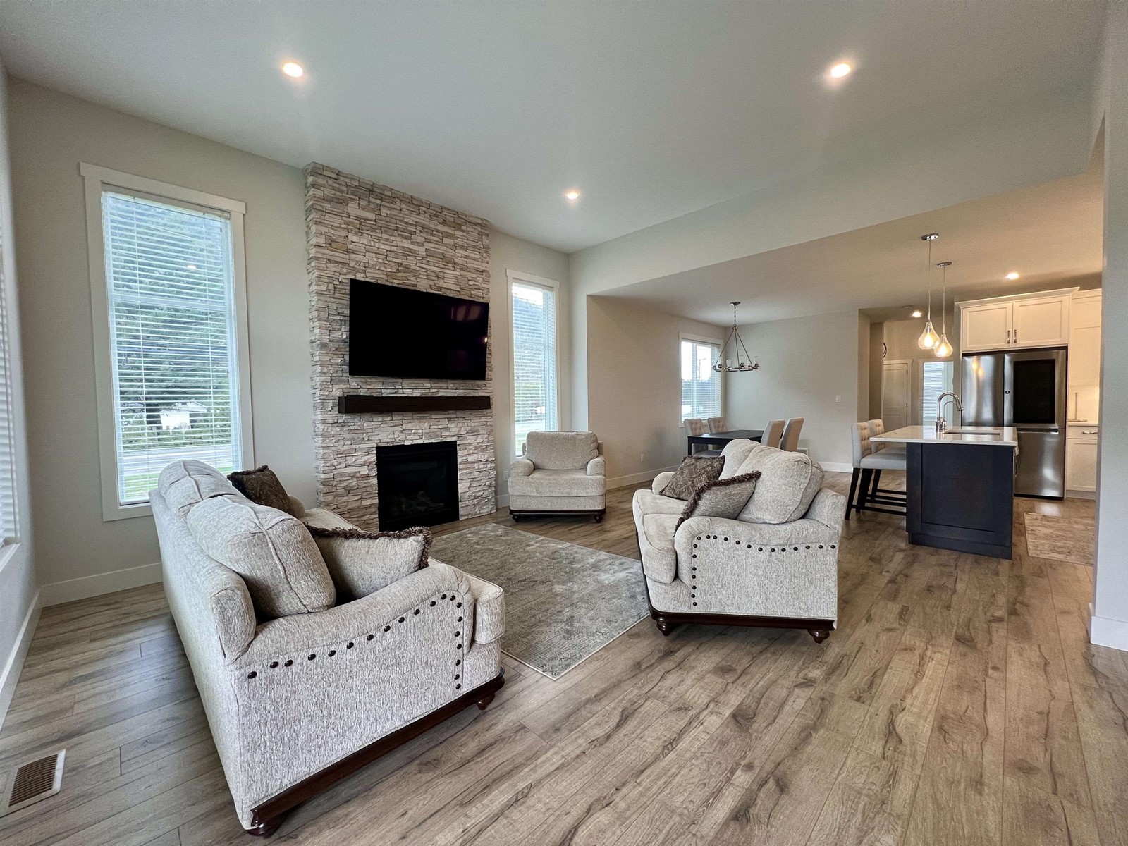 33 628 MCCOMBS DRIVE|Harrison Hot Springs