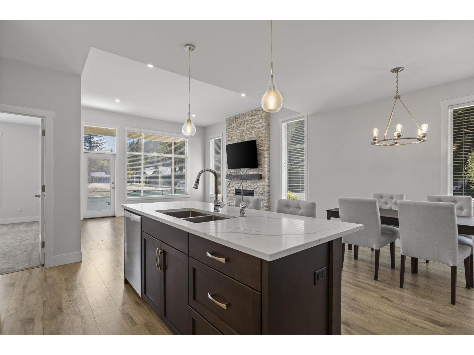 33 628 MCCOMBS DRIVE|Harrison Hot Springs