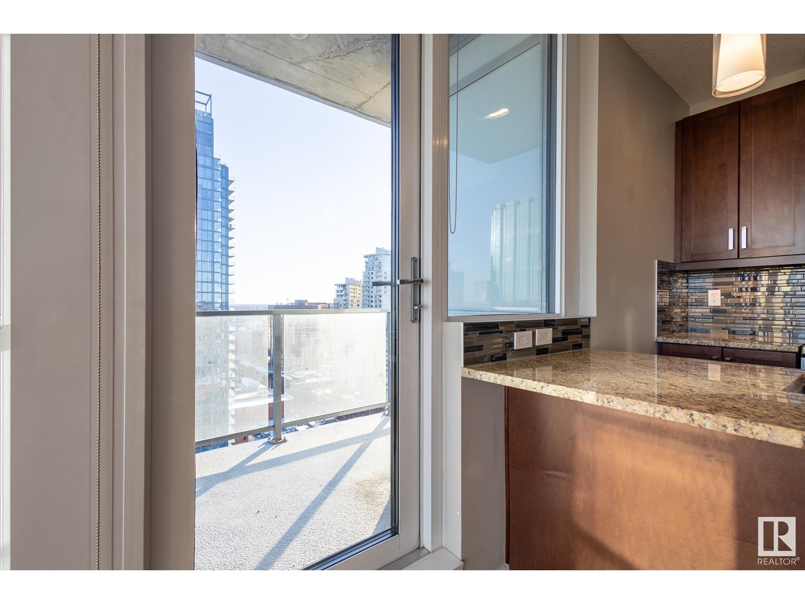 #2501 10238 103 ST NW