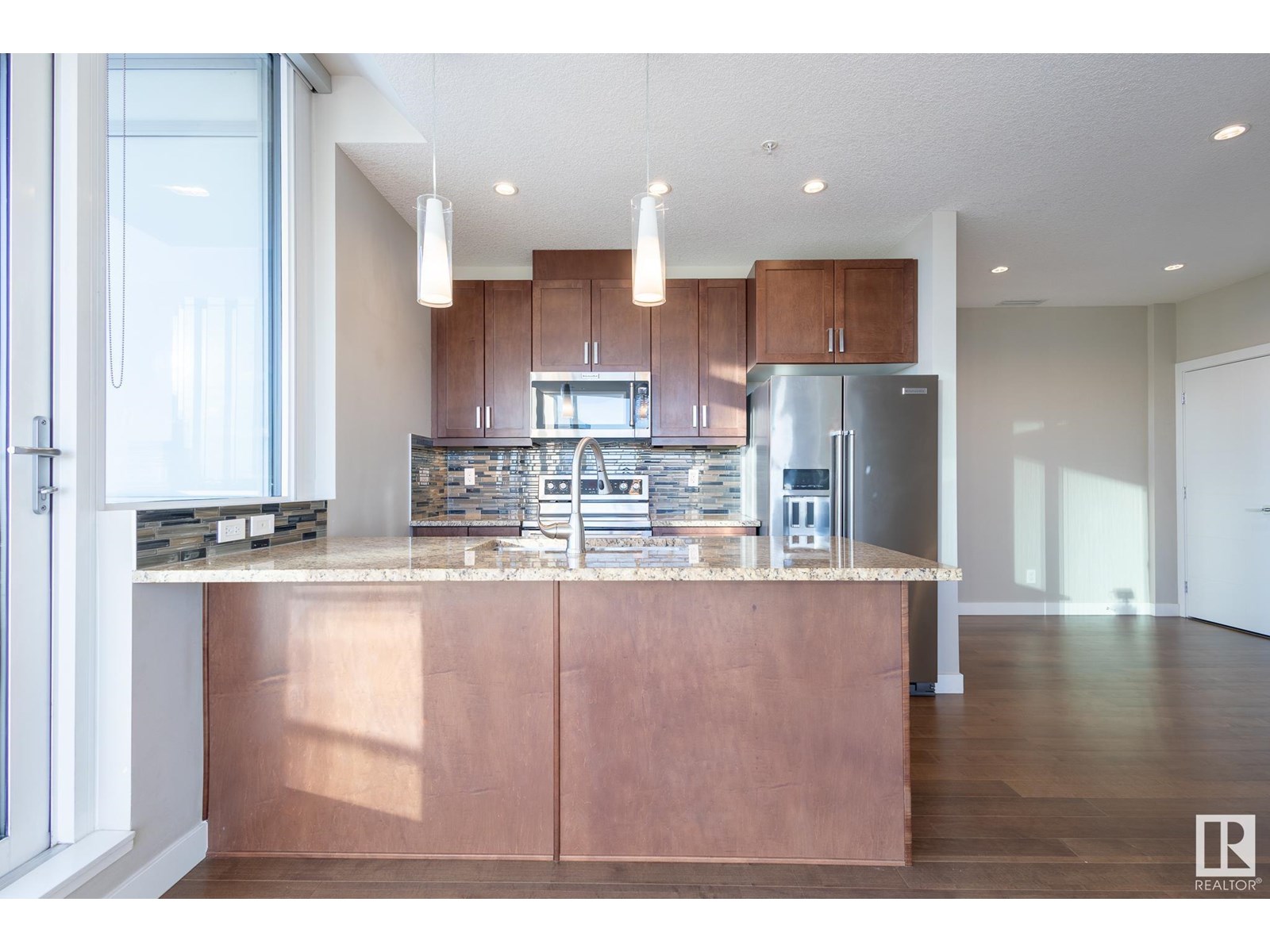 #2501 10238 103 ST NW