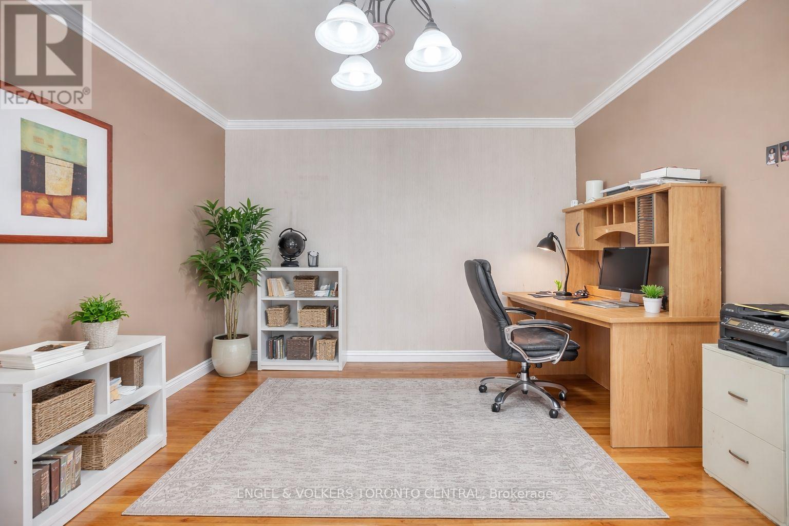 1946 WILKINSON STREET