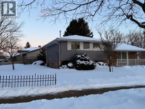 55 GRACEFIELD Crescent Kitchener ON N2E1R8
