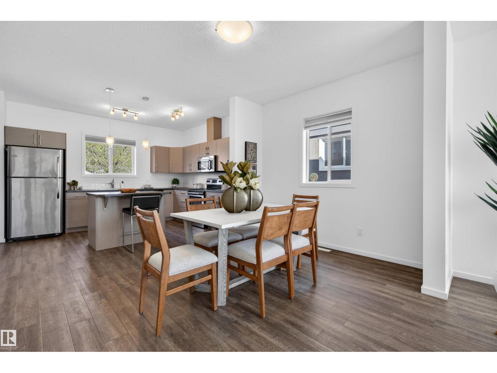 11904 45 ST NW