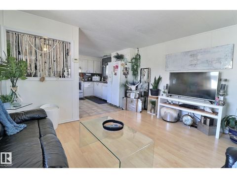 289 Juniper CR NW Edmonton AB T5Y6L6