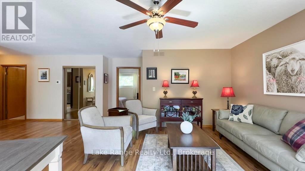 201 SHADYWOOD CRESCENT