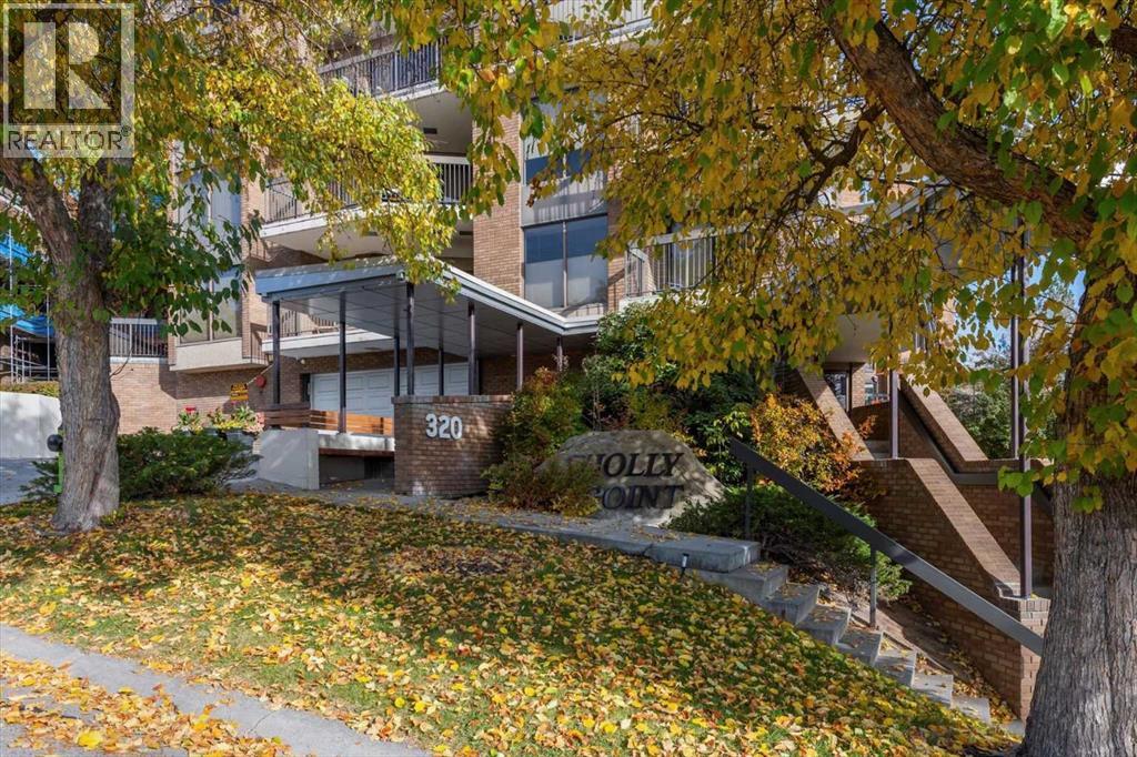 302, 320 Meredith Road NE