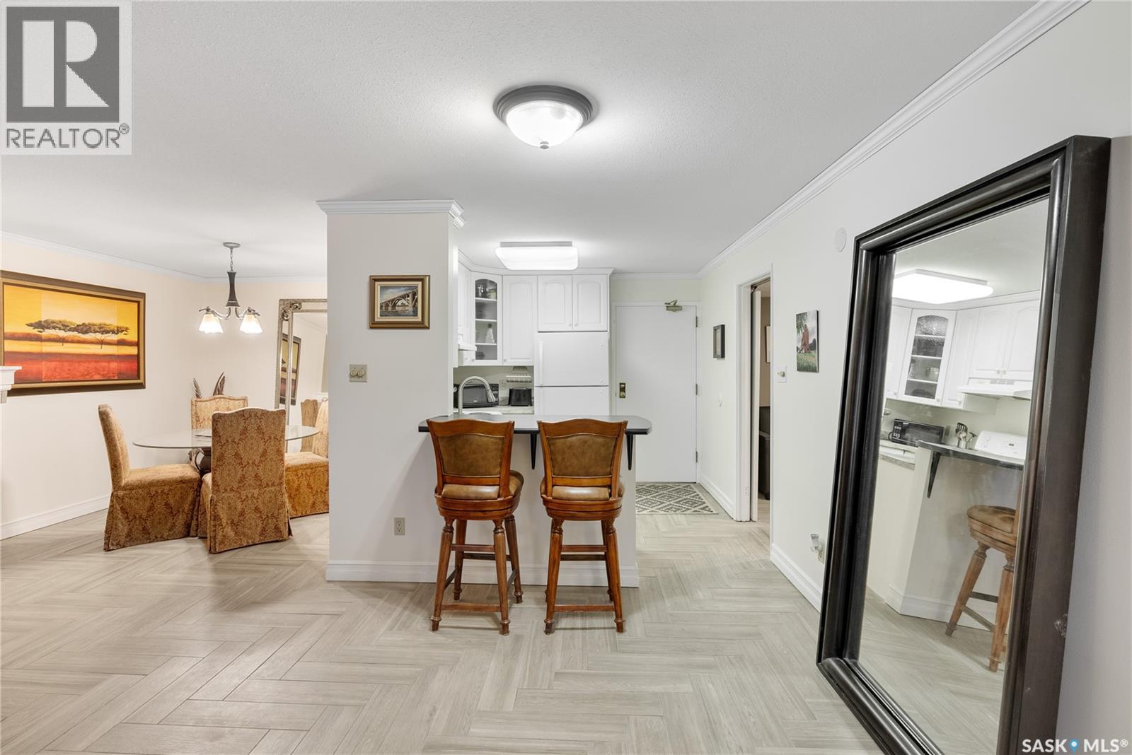 102 222 Saskatchewan CRESCENT E
