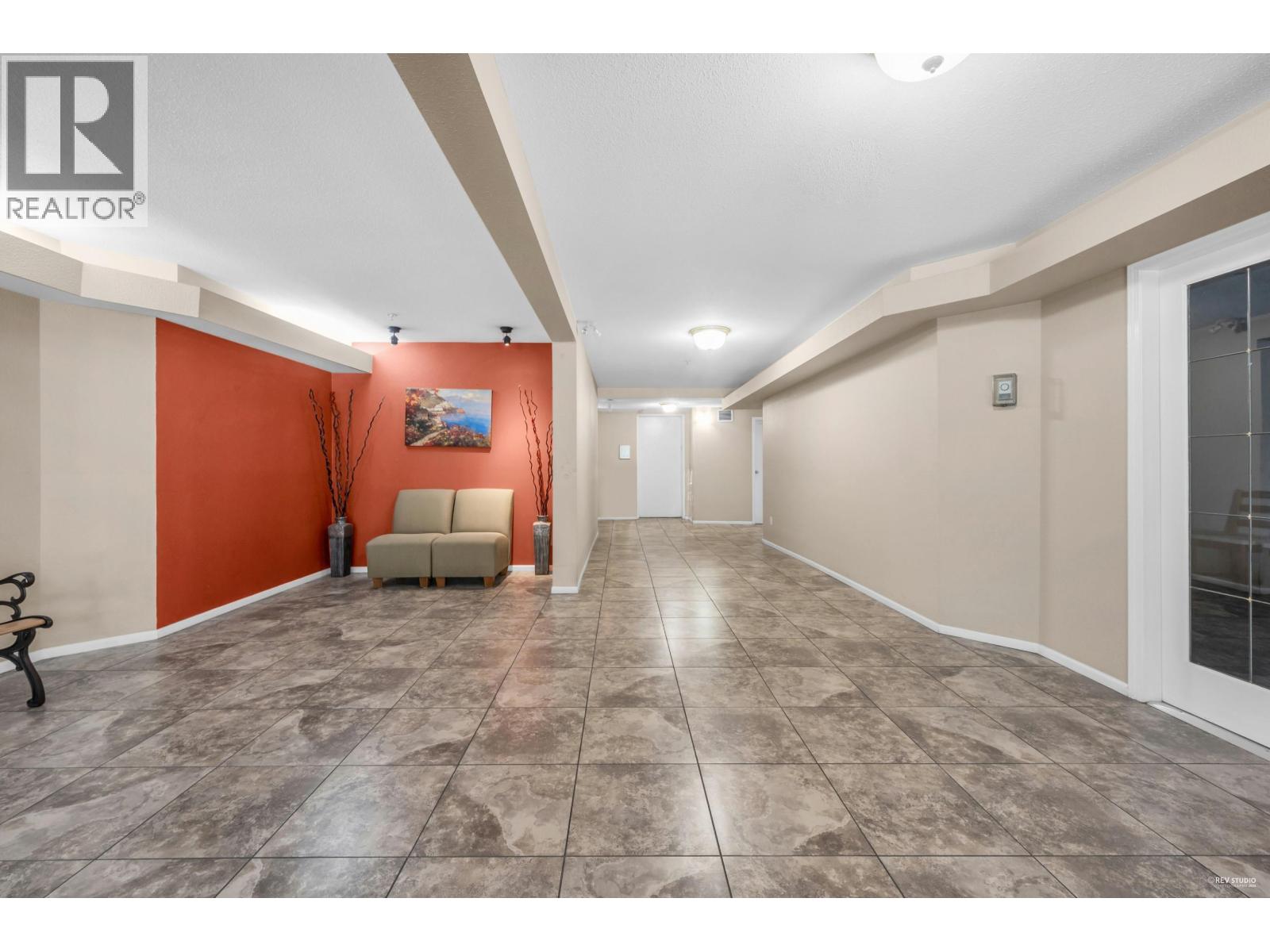 411 525 AGNES STREET