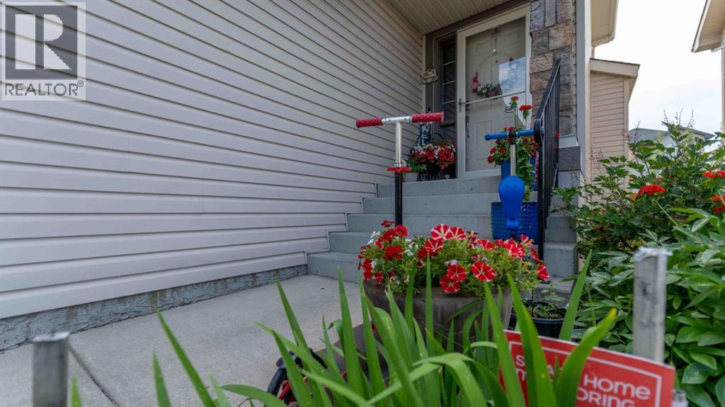 87 Kincora Drive NW