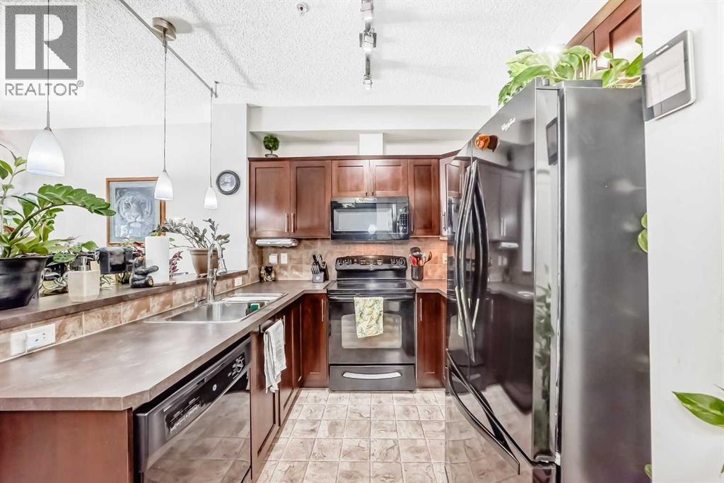 113, 201 Sunset Drive