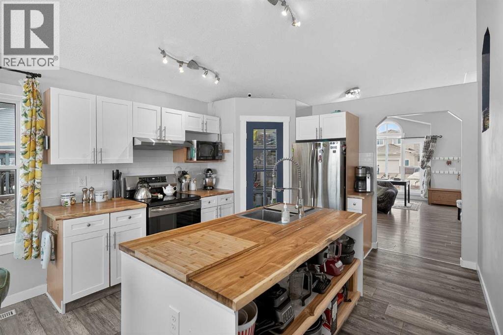 38 Canoe Circle SW