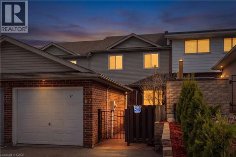 87 RALGREEN Crescent Kitchener ON N2M1V1