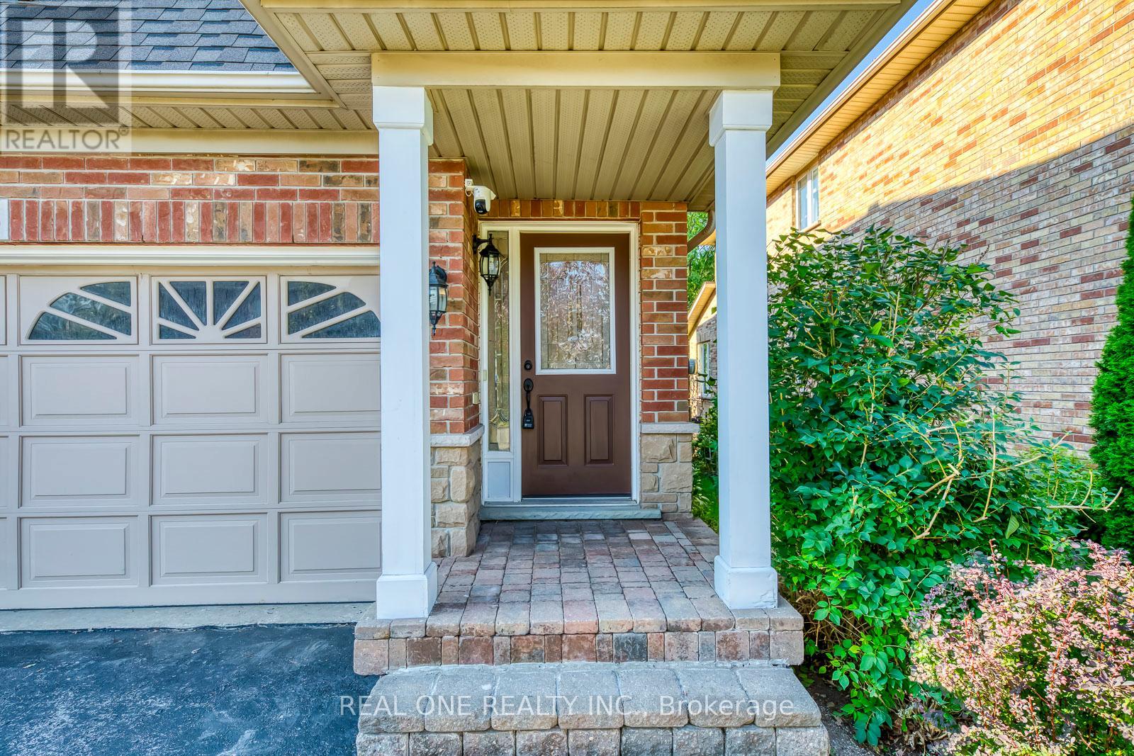 2296 PARKGLEN AVENUE