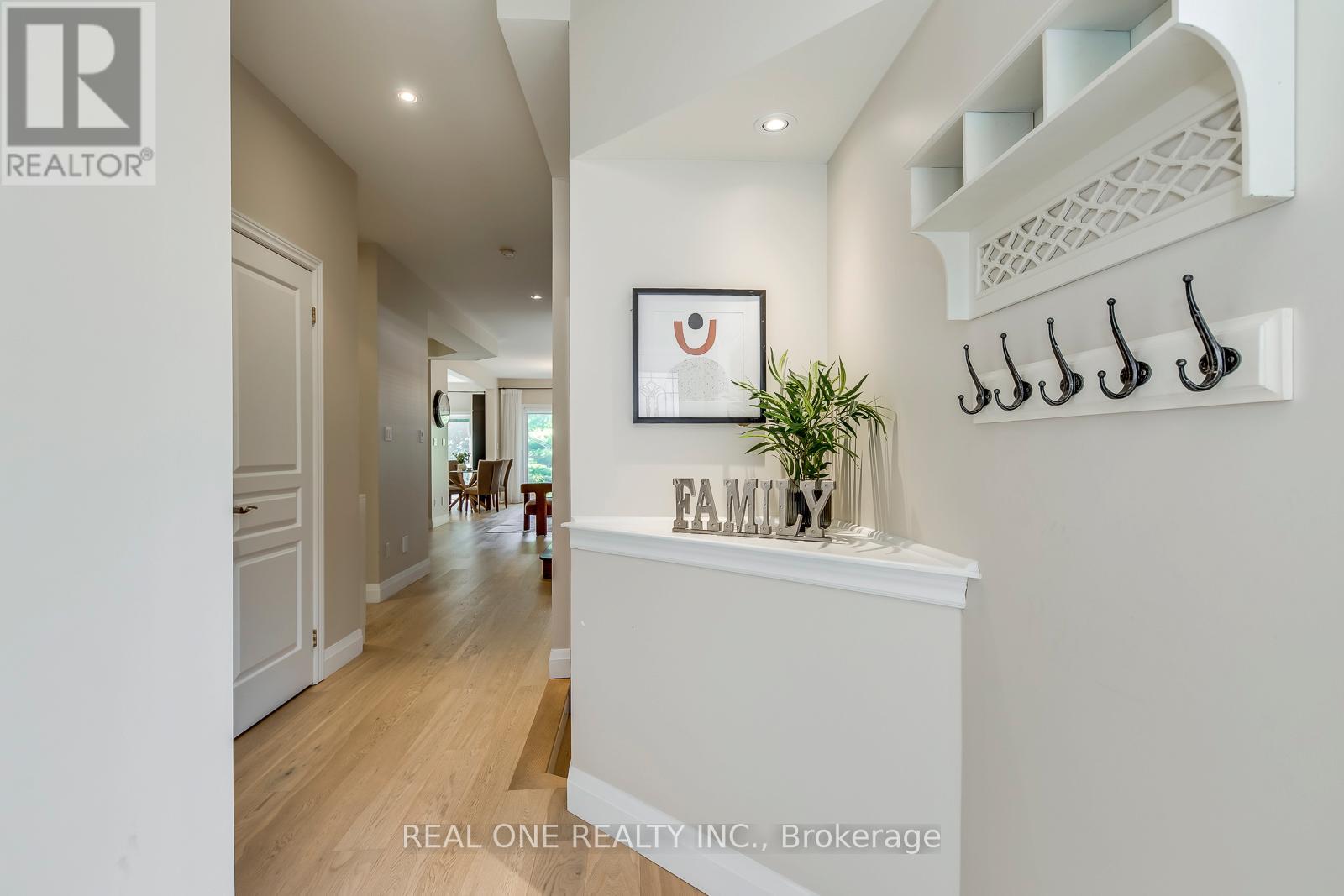 2296 PARKGLEN AVENUE