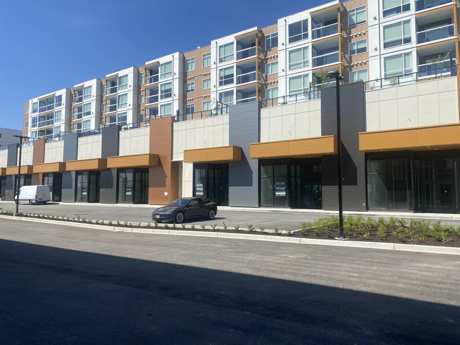 18 31945 LOUGHEED HIGHWAY