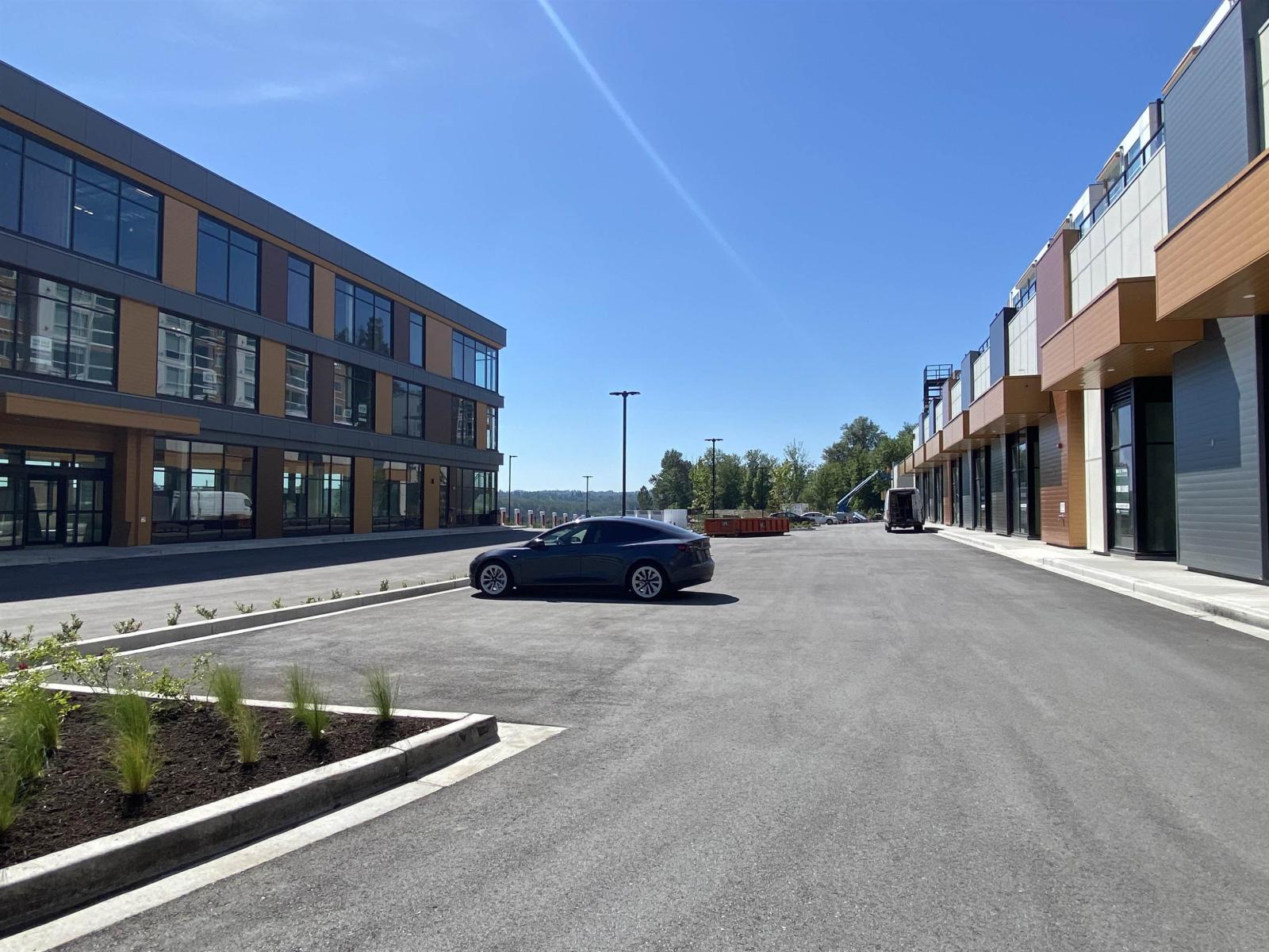 18 31945 LOUGHEED HIGHWAY