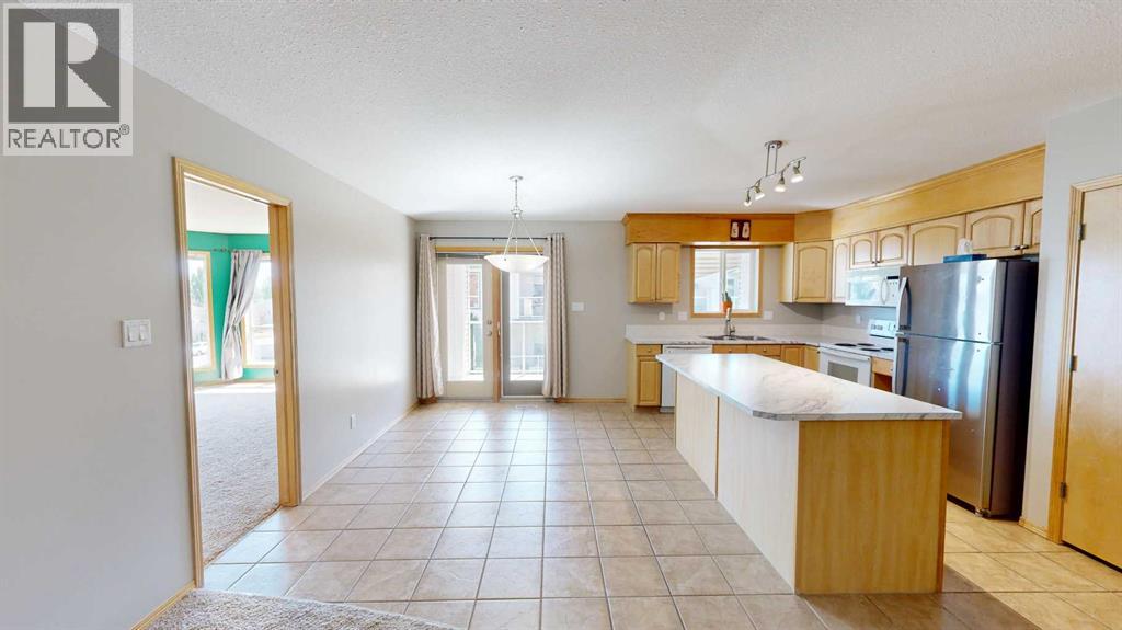 232, 23 Chilcotin Lane W