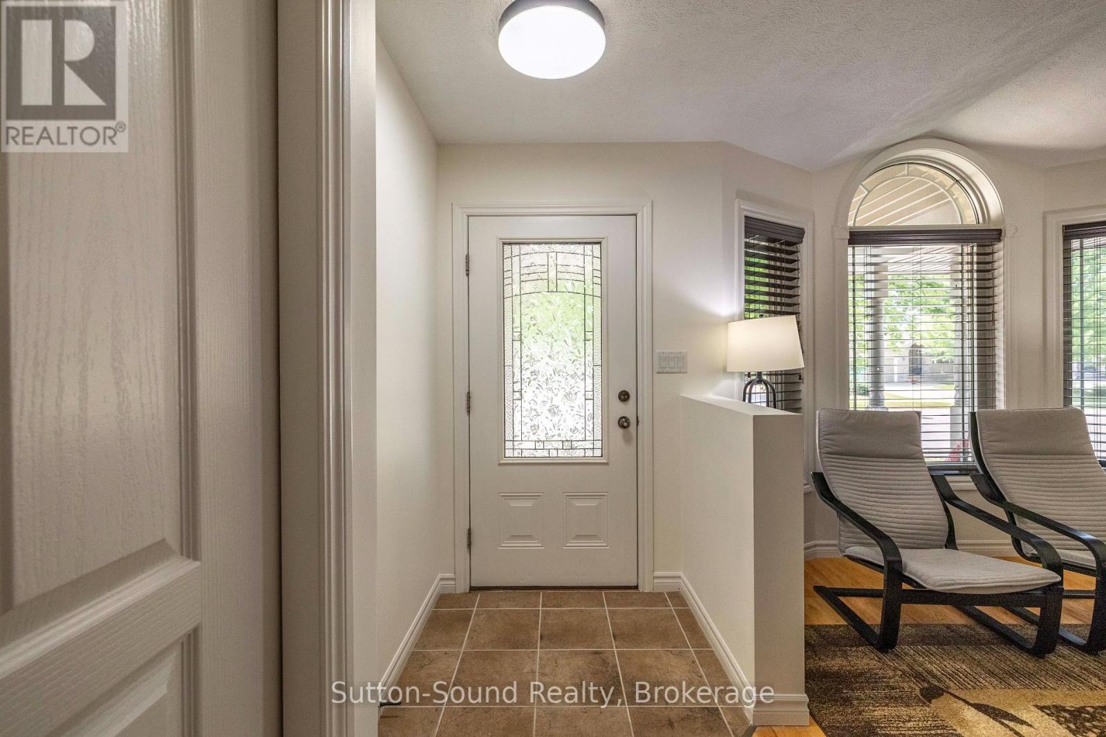 221 2ND AVENUE W