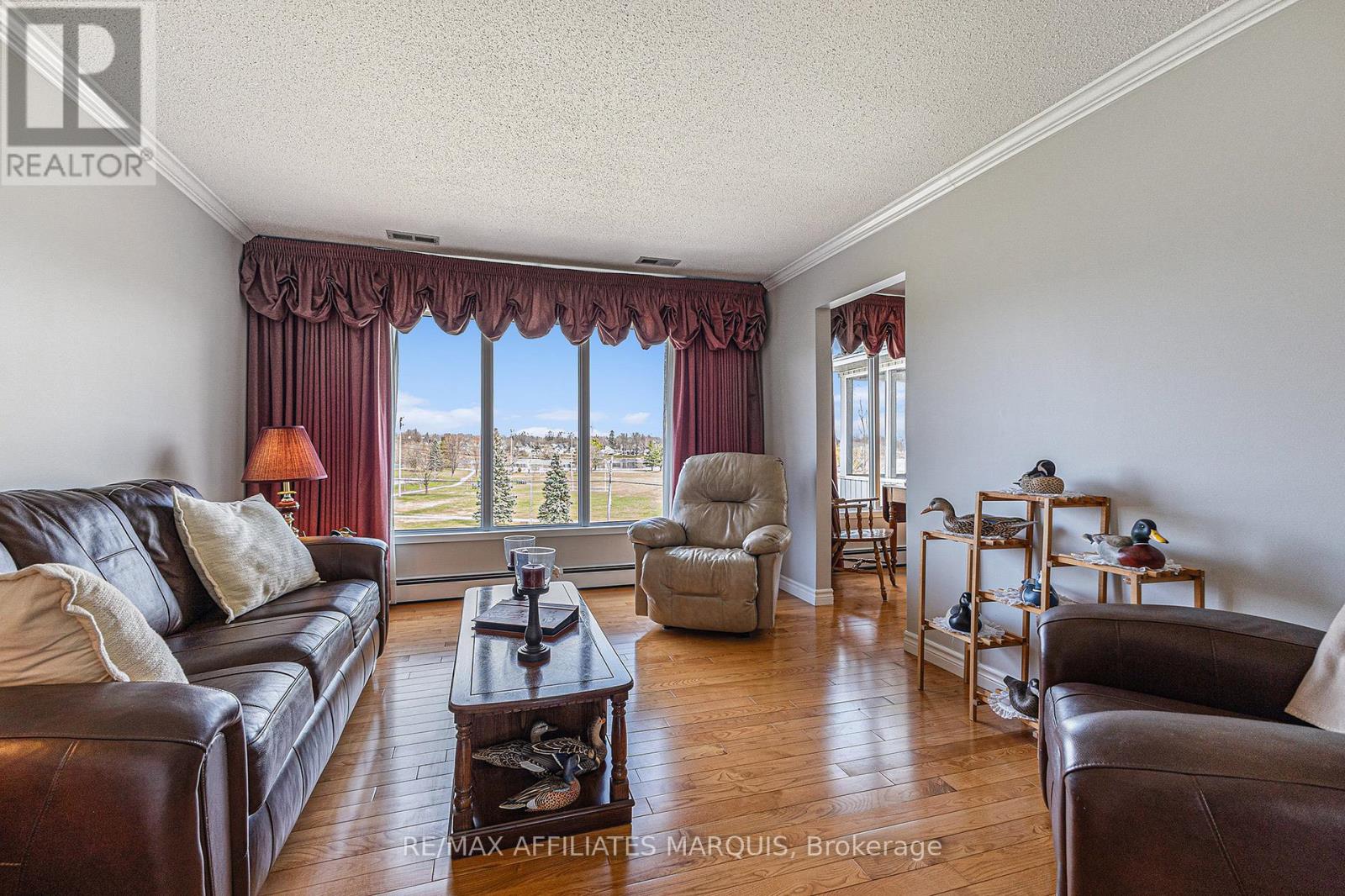 74 COLONEL BY CRESCENT