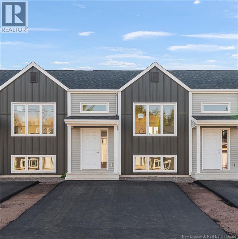 Photo 1 of 39 — 33 Cedric Court, Dieppe, NB E1K0A5