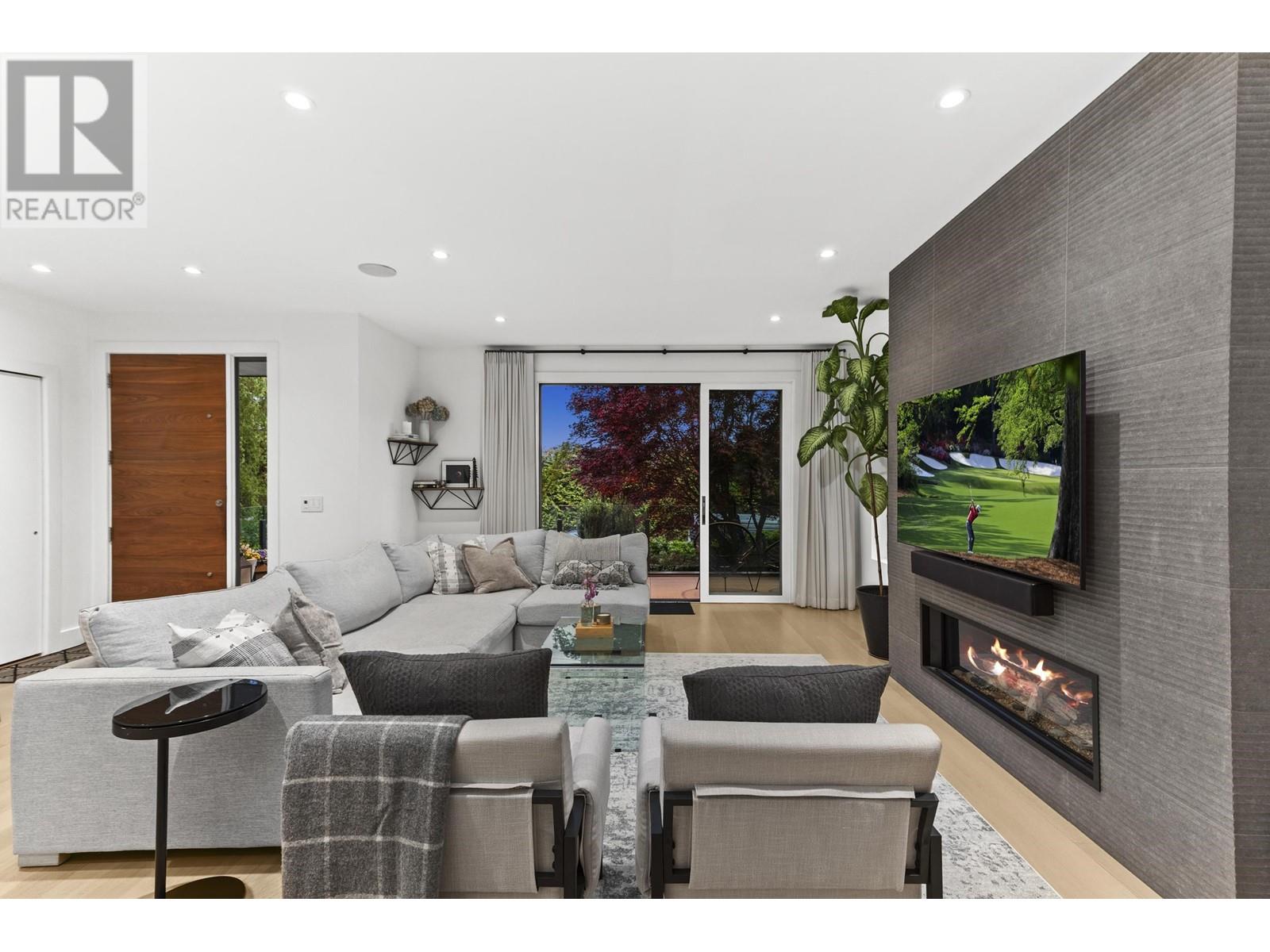 452 E 4TH STREET