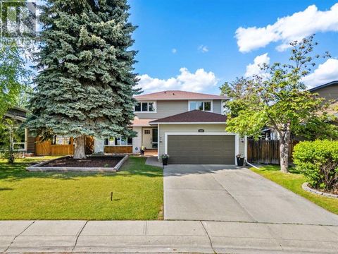 836 Parkwood Drive SE Calgary AB T2J3W7