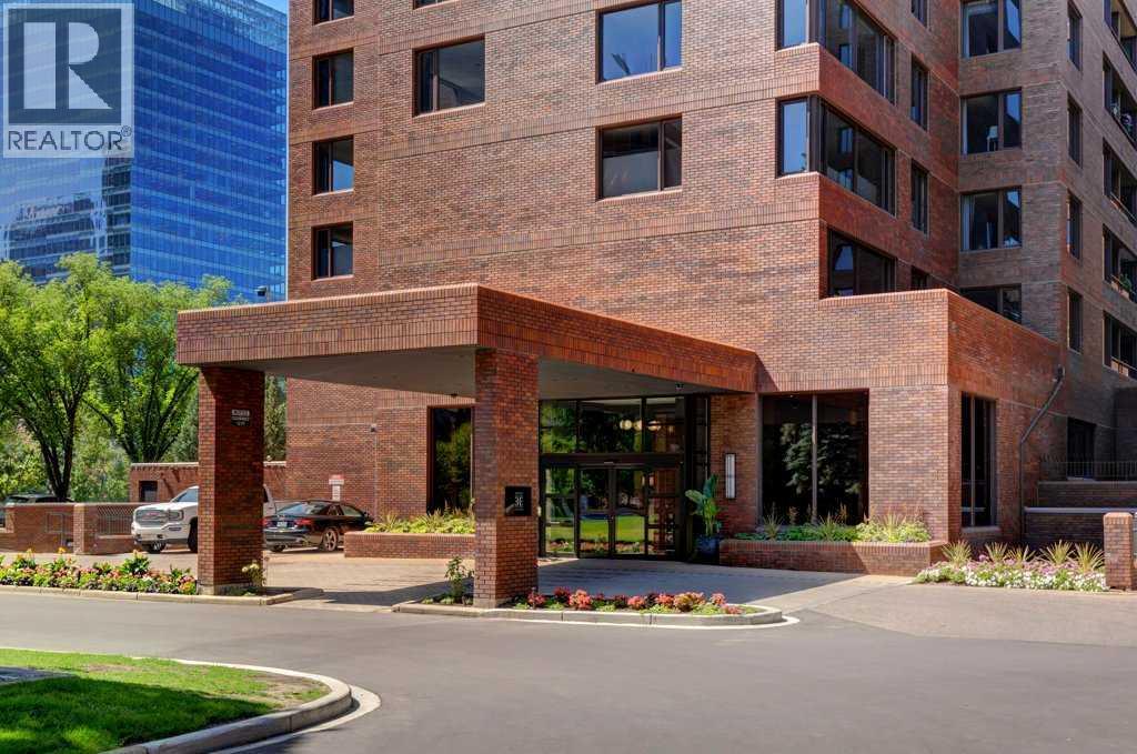 1102D, 500 Eau Claire Avenue SW